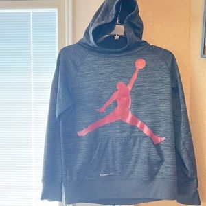 Therma -fit Boys sweater